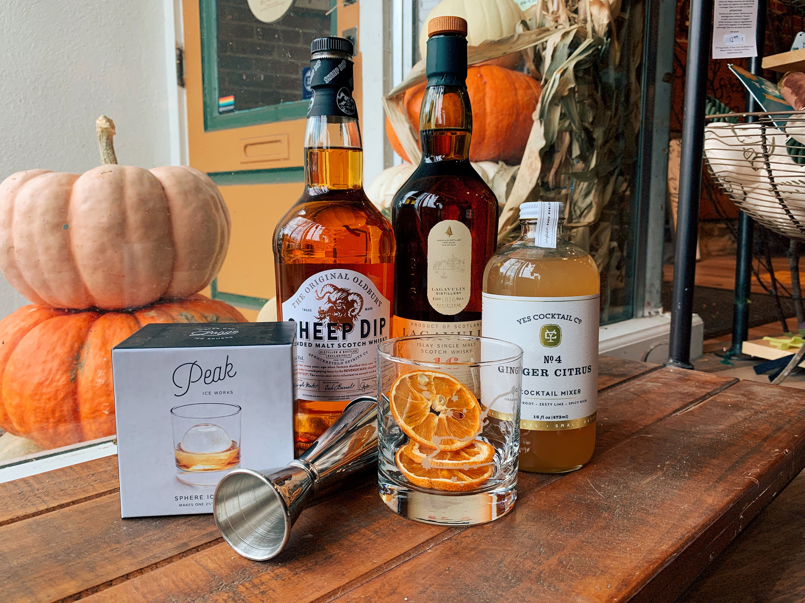 Impress Your Holiday Guests with Homemade Craft Cocktails