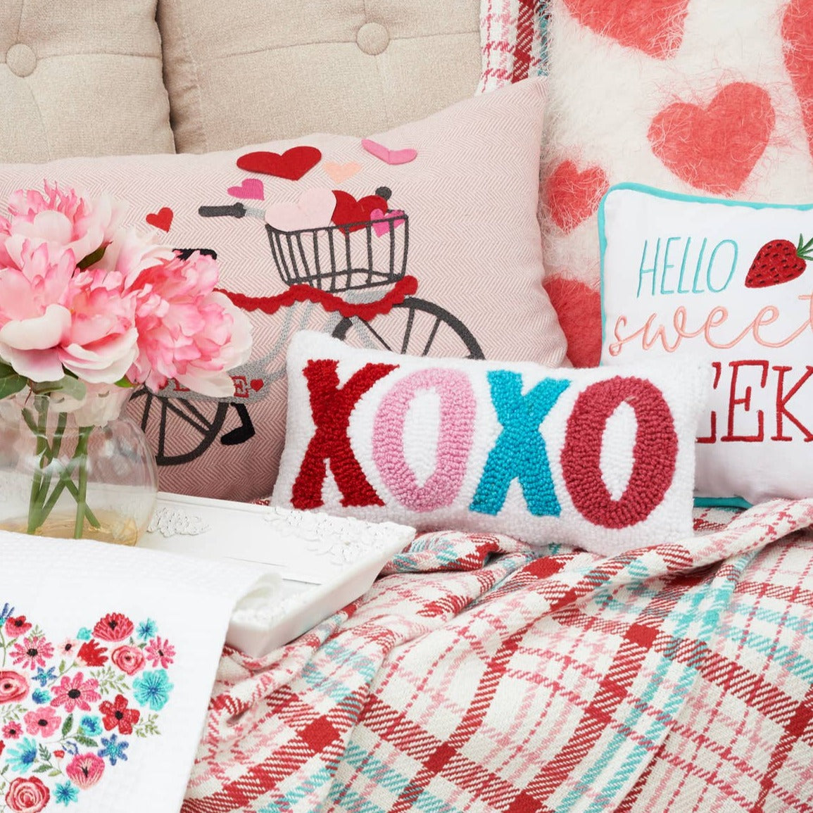 Valentine&#39;s Day Colorful XOXO Throw Pillow