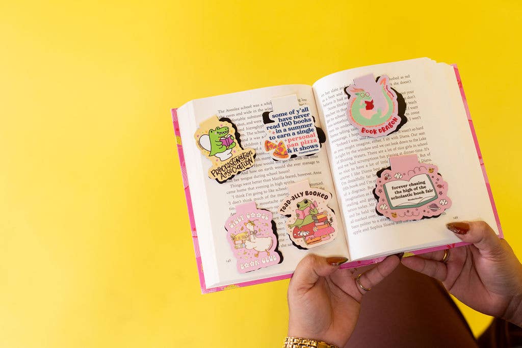 Book It Personal Pan Pizza Magnetic Bookmark