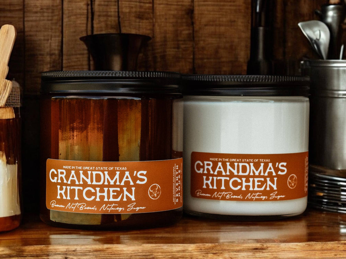 Grandma&#39;s Kitchen - Banana Nut Bread Candle