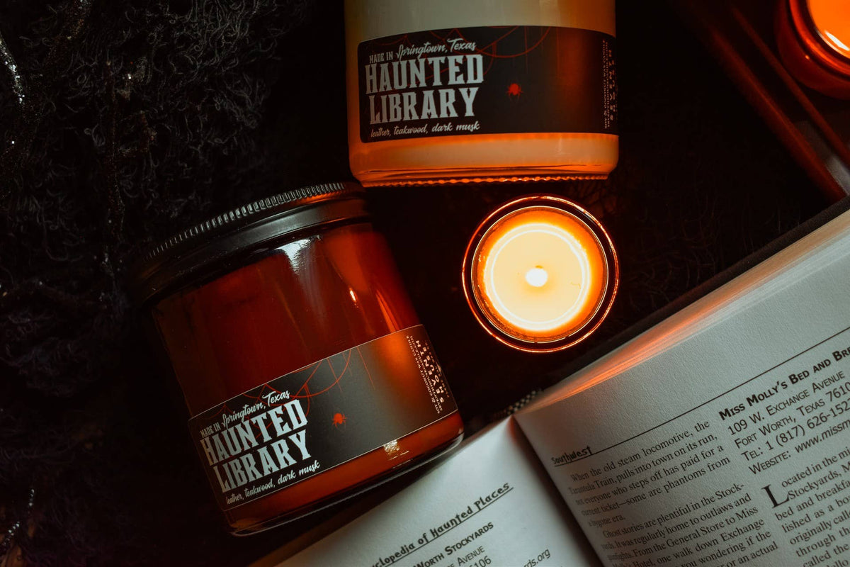 Haunted Library Candle (Leather, Teakwood)