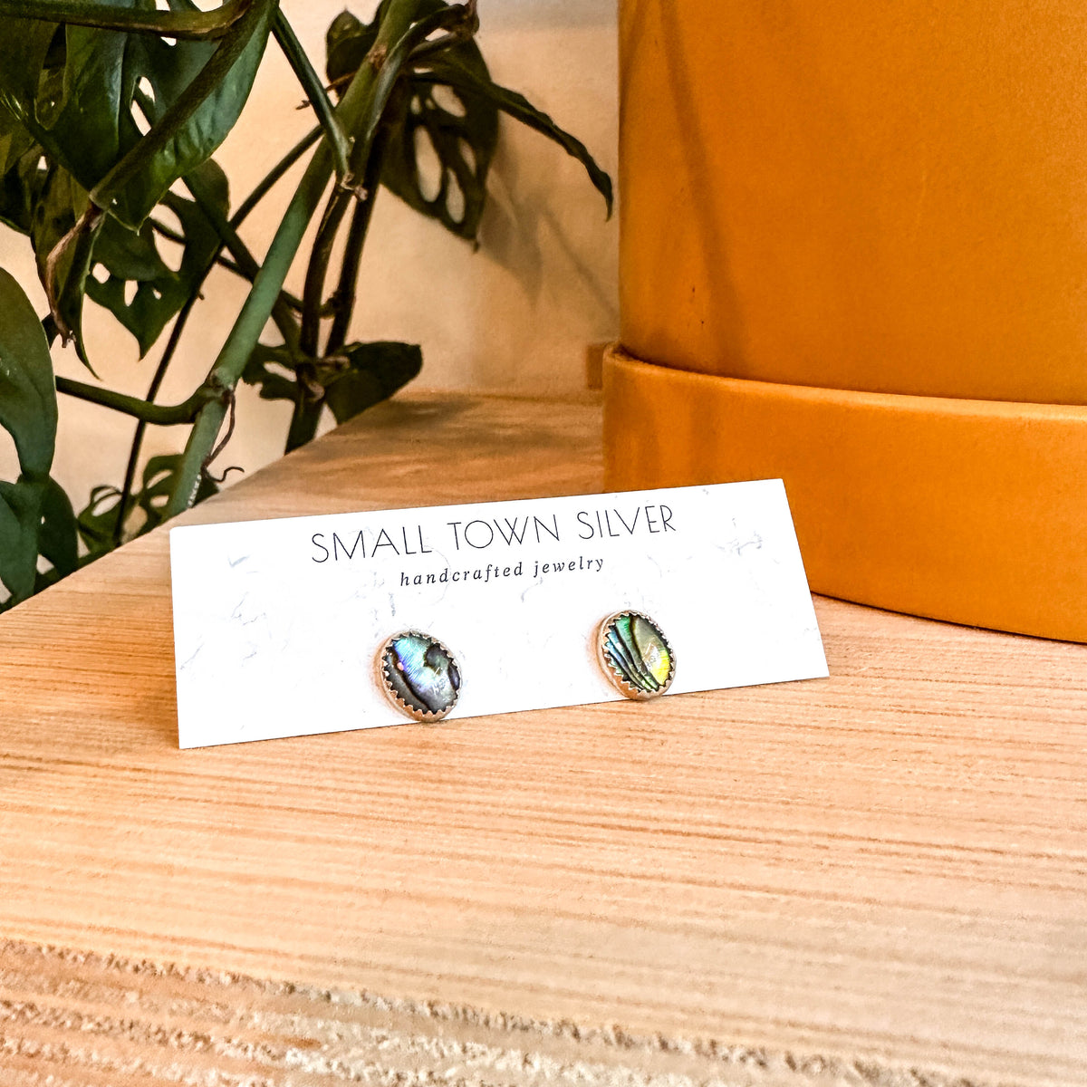 Oval Studs (Abalone Shell)