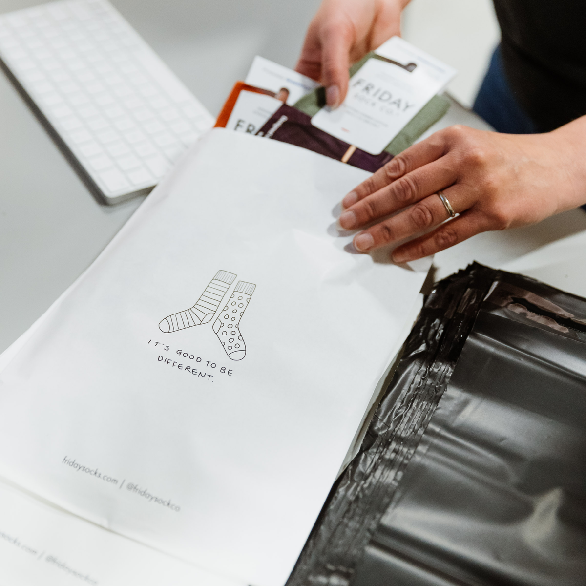 Men's  Mountain & Snowboarder Mistmatched Socks