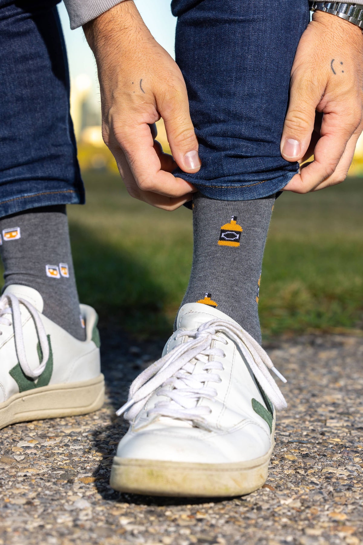 Whiskey &amp; Glass Mismatched Men&#39;s Socks